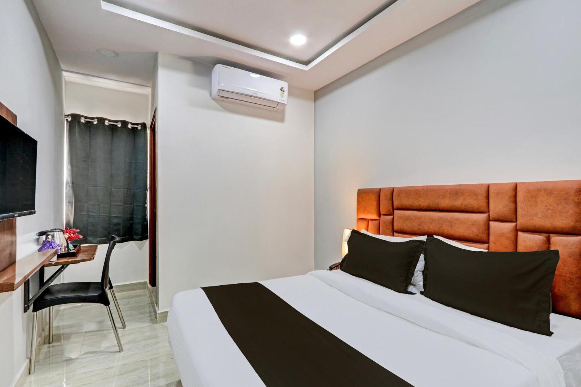 Super Hotel O Lavish Tranquil Hyderabad Eksteriør bilde