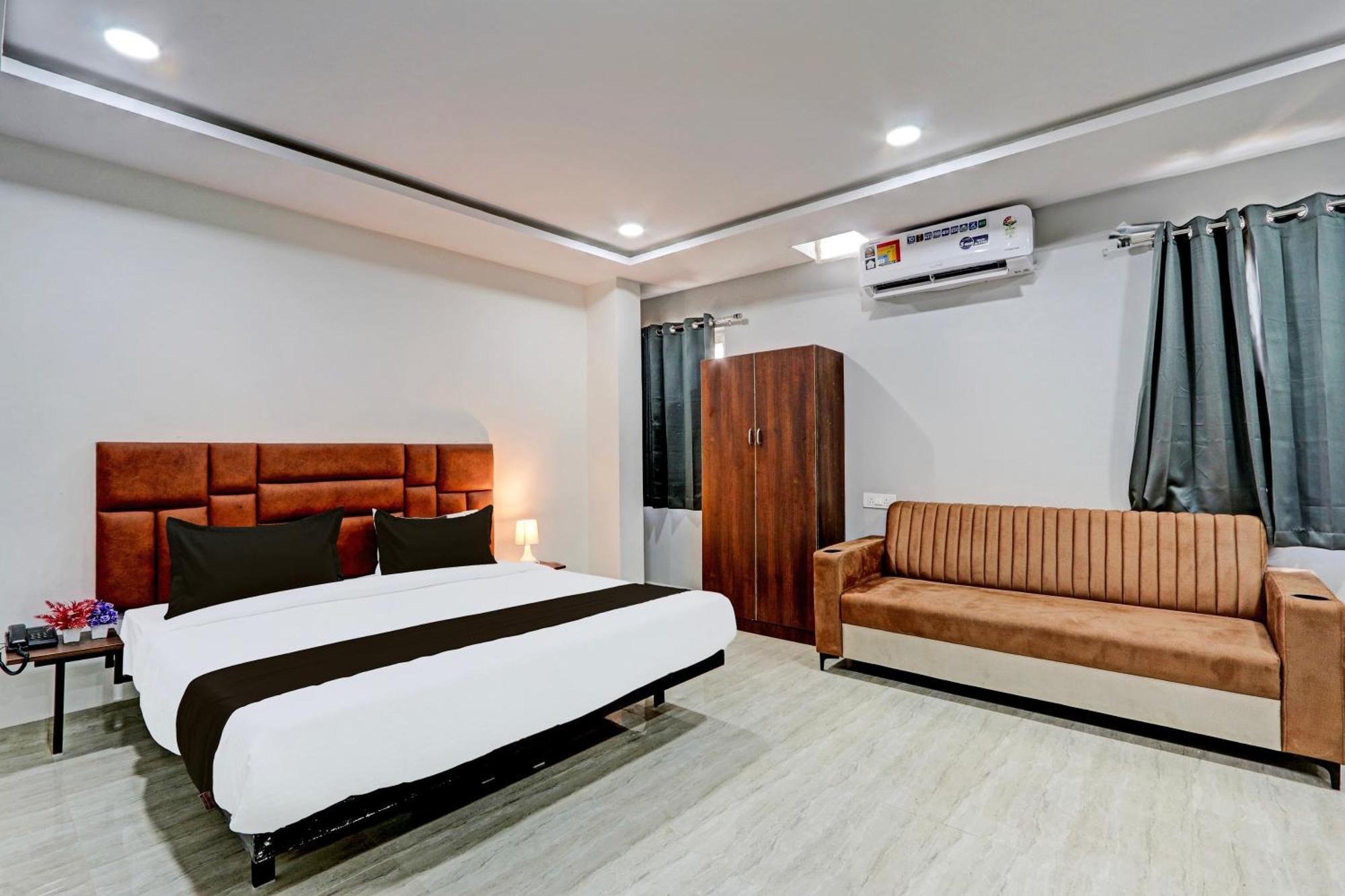 Super Hotel O Lavish Tranquil Hyderabad Eksteriør bilde