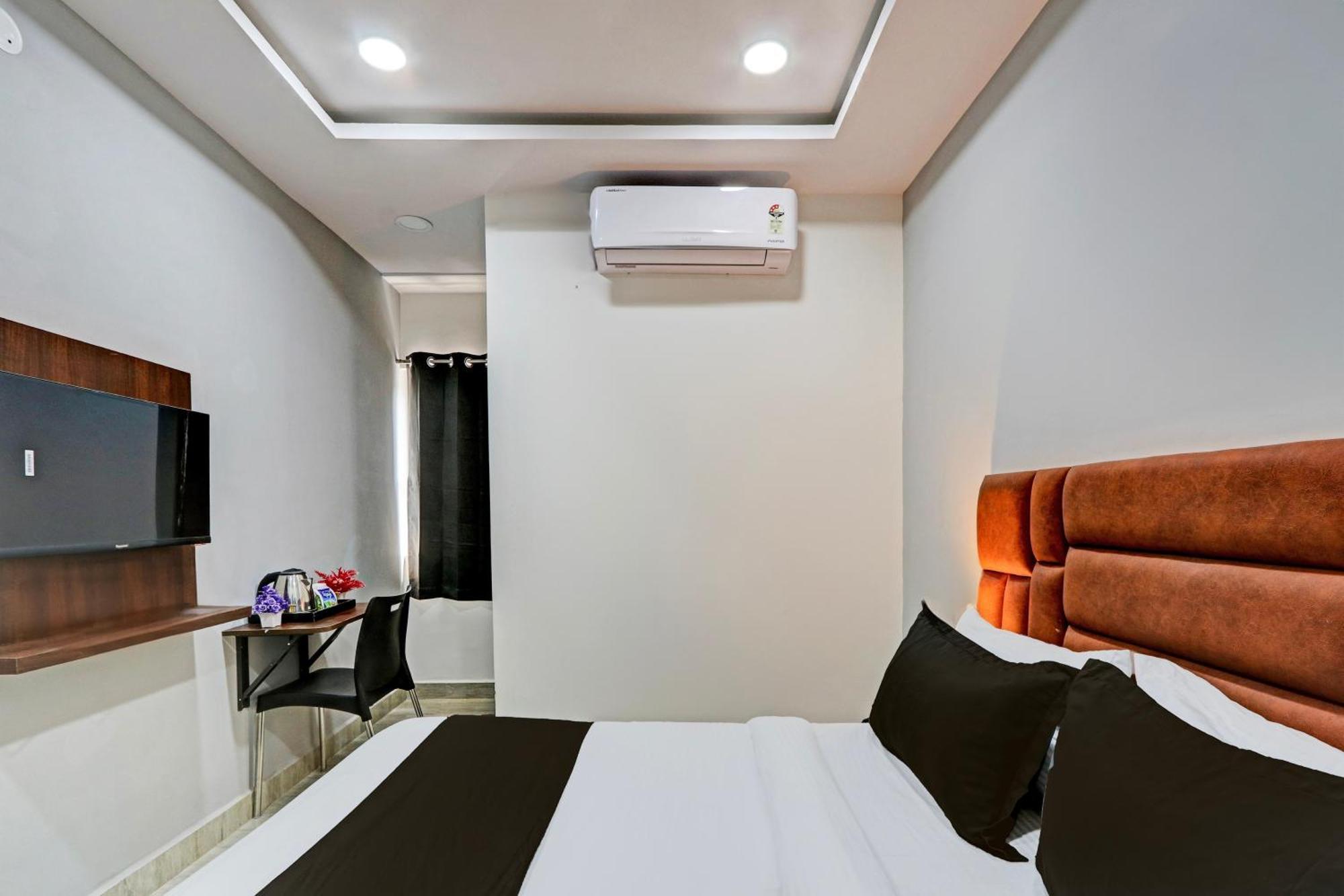 Super Hotel O Lavish Tranquil Hyderabad Eksteriør bilde