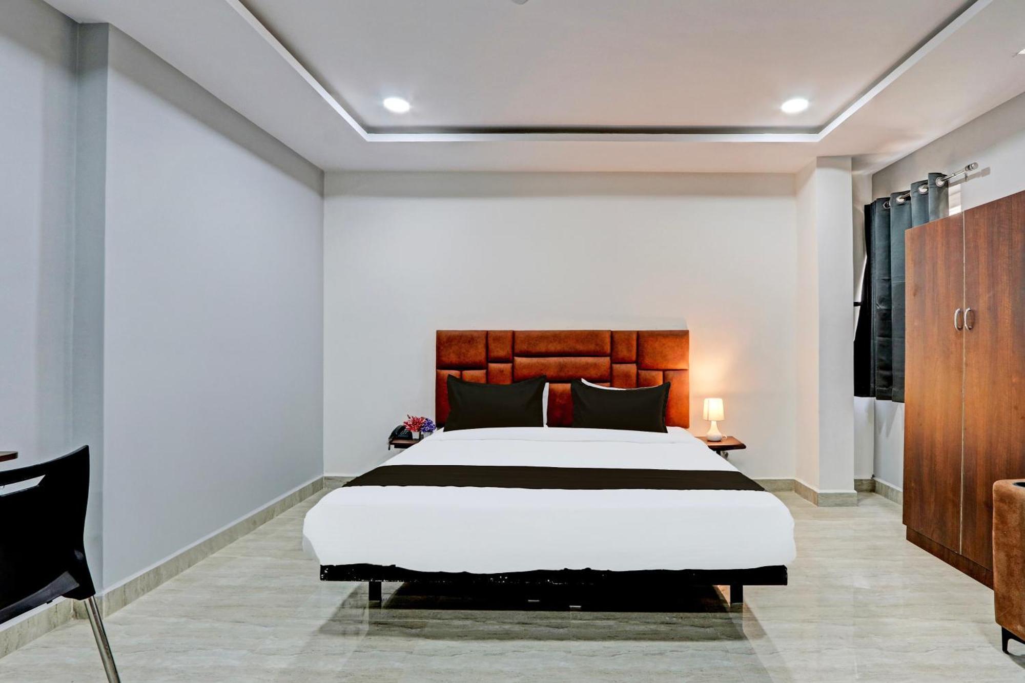 Super Hotel O Lavish Tranquil Hyderabad Eksteriør bilde