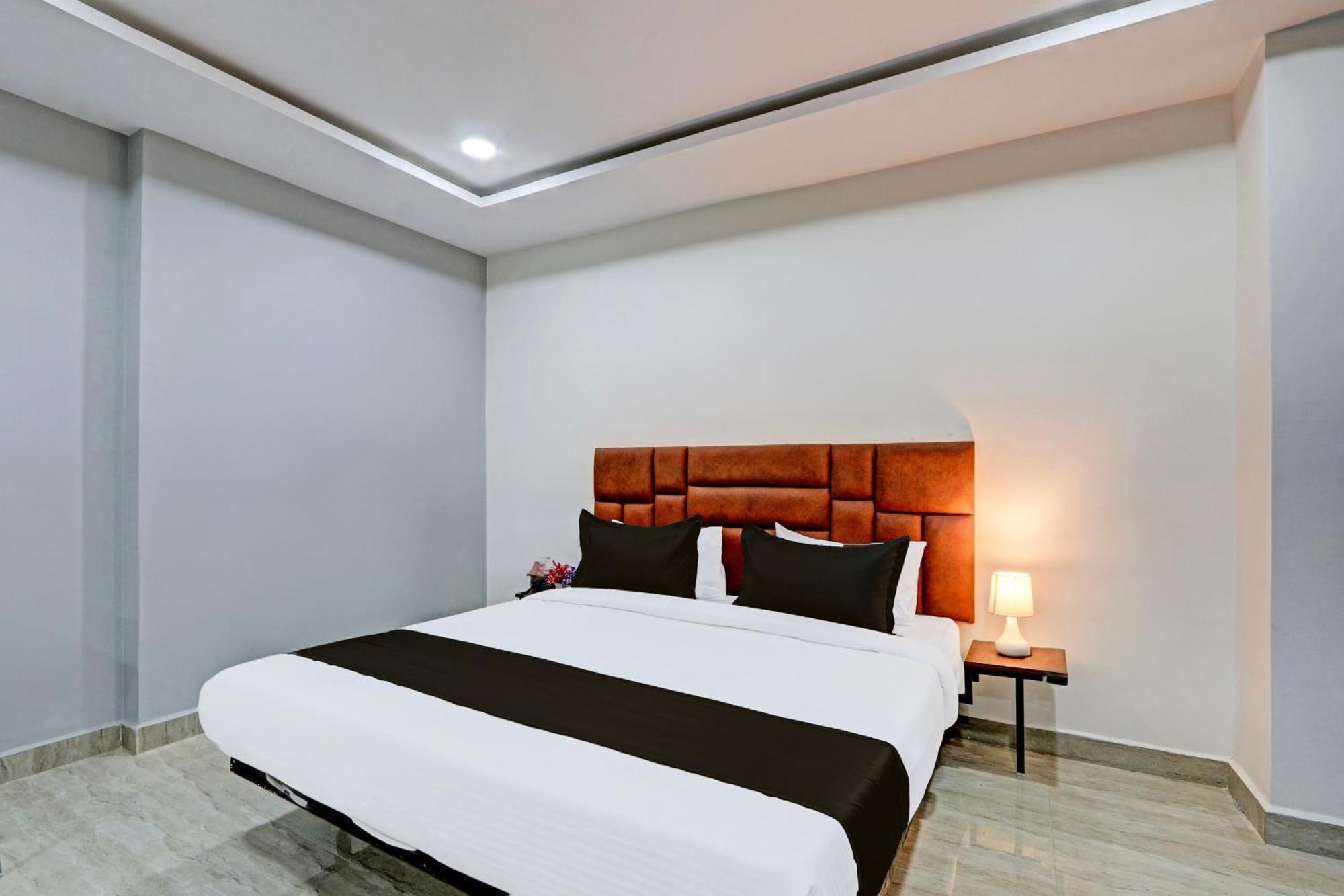 Super Hotel O Lavish Tranquil Hyderabad Eksteriør bilde